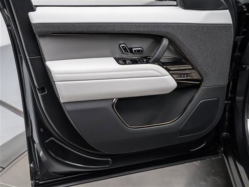 New 2025 Land Rover Range Rover Sport SE image 23