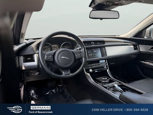 Used 2017 Jaguar XF Premium AWD/4WD image 10