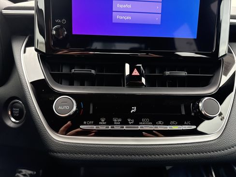 Used 2025 Toyota Corolla SE image 28