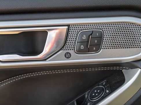 Used 2021 Ford Explorer Limited w/ Equipment Group 301A image 10