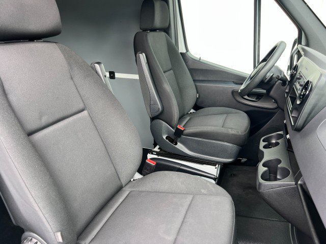 Used 2019 Mercedes-Benz Sprinter 2500 image 14