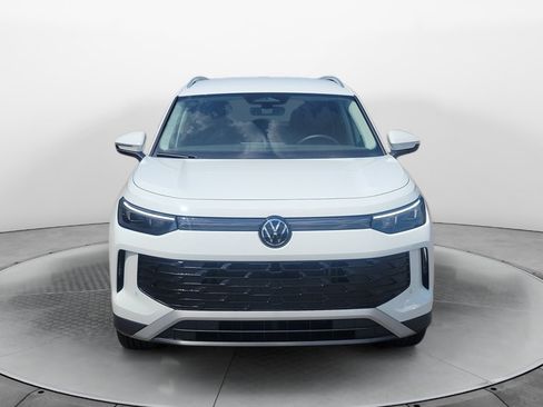Certified 2026 Volkswagen Tiguan SE AWD/4WD image 2