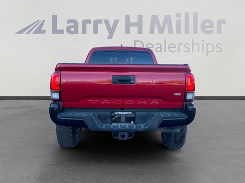 Used 2018 Toyota Tacoma SR5 image 4