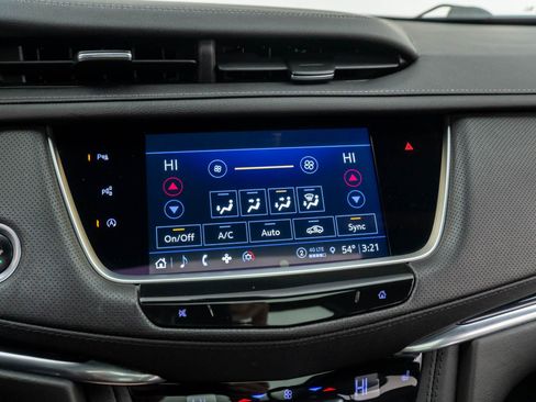 Certified 2022 Cadillac XT5 Premium Luxury w/ Technology Package image 24