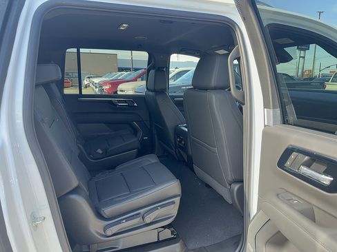 New 2026 Chevrolet Suburban LT w/ Comfort Package AWD/4WD image 5