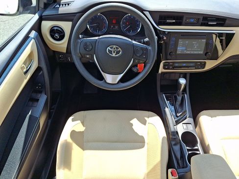 Used 2017 Toyota Corolla LE w/ Carpet Mat Package (TMS) FWD image 12