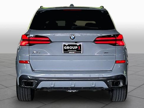 Used 2024 BMW X5 xDrive40i w/ M Sport Package AWD/4WD image 4