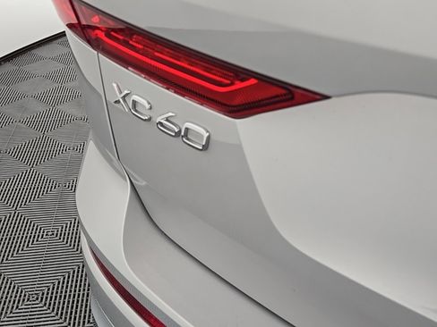 Certified 2023 Volvo XC60 B5 Plus w/ Climate Package image 10