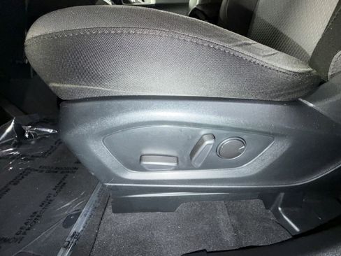 Used 2023 Ford Explorer XLT AWD/4WD image 27