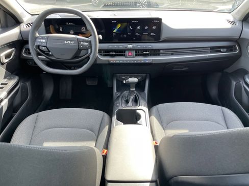 Used 2025 Kia K4 LXS FWD image 40