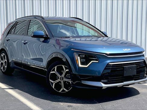 Used 2023 Kia Niro SX Touring FWD image 32