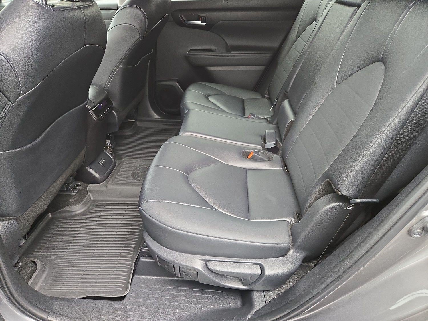 Certified 2026 Toyota Highlander XLE AWD/4WD image 17