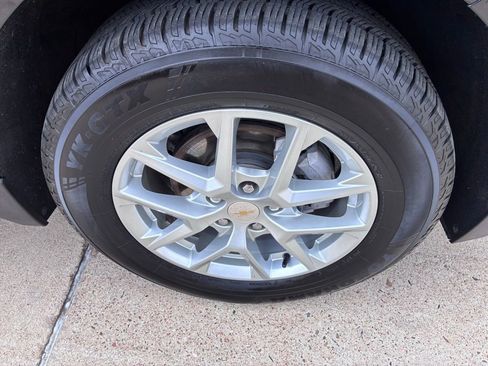 Used 2024 Chevrolet Equinox LT AWD/4WD image 3