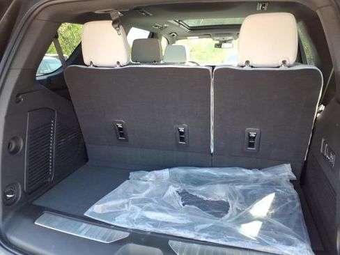Used 2025 Chevrolet Tahoe Premier w/ Sun And Tow Package AWD/4WD image 24