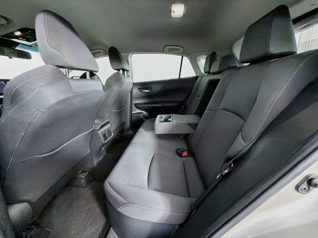 Used 2021 Toyota Venza LE AWD/4WD image 33