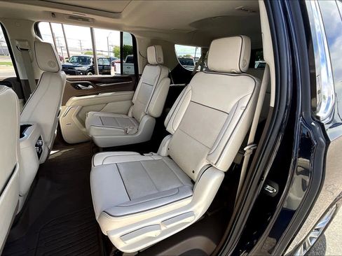 Used 2023 GMC Yukon XL Denali AWD/4WD image 21