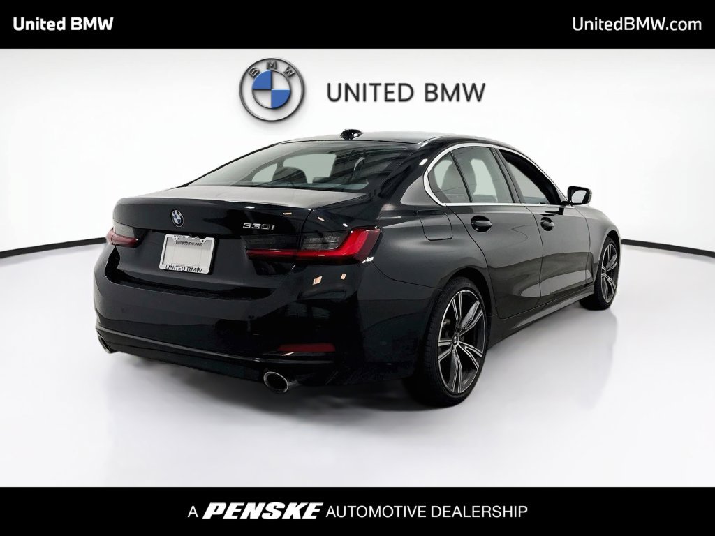 Certified 2024 BMW 330i Sedan RWD image 5