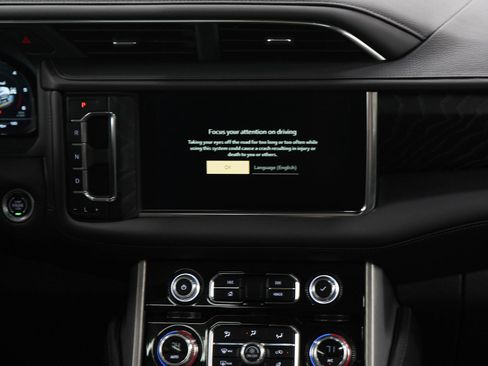 Used 2024 GMC Yukon Denali w/ Denali Reserve Package AWD/4WD image 17