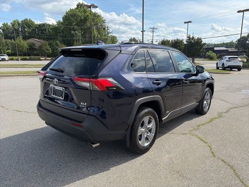 Used 2025 Toyota RAV4 XLE AWD/4WD image 4