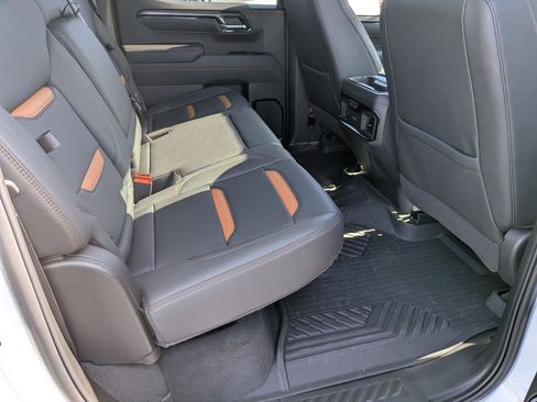 Used 2025 GMC Sierra 1500 AT4 w/ AT4 Premium Package image 33