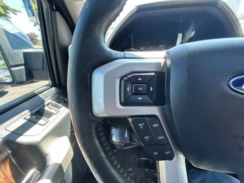 Used 2019 Ford F150 Lariat w/ Equipment Group 502A Luxury AWD/4WD image 18