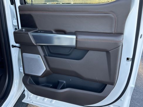 Used 2025 Ford F350 King Ranch w/ FX4 Off-Road Package image 18