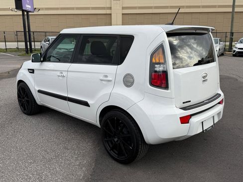 Used 2011 Kia Soul + FWD image 6