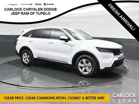 Used 2023 Kia Sorento LX image 5