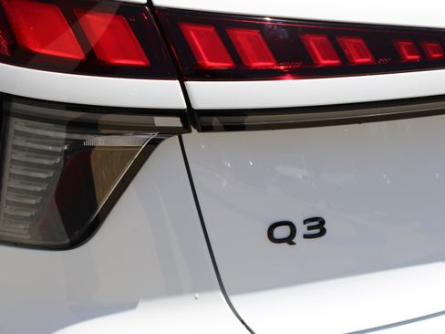 New 2026 Audi Q3 quattro 2.0T AWD/4WD image 10
