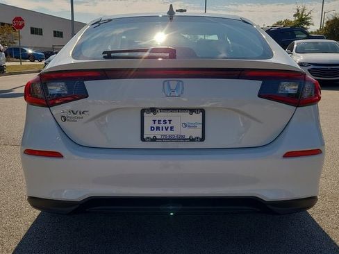 Used 2024 Honda Civic EX-L image 7