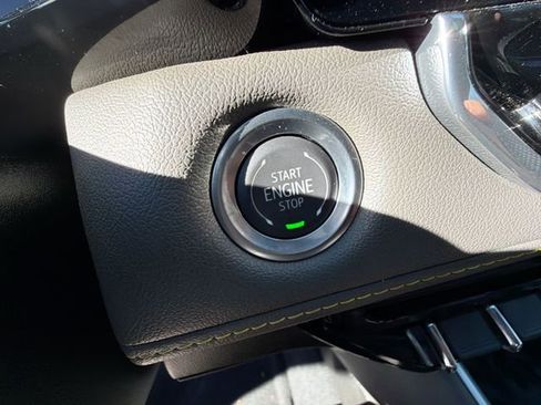 Used 2024 Chevrolet Colorado ZR2 w/ Safety Package image 17