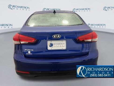 Used 2017 Kia Forte LX image 4
