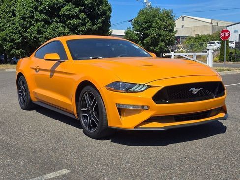 Used 2018 Ford Mustang Premium RWD image 7
