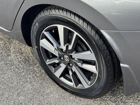 Used 2021 Nissan Versa SV image 8