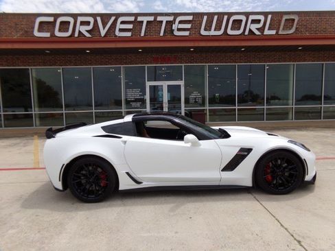 Used 2017 Chevrolet Corvette Z06 RWD image 4