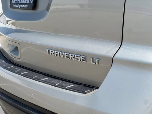 Used 2015 Chevrolet Traverse LT FWD image 25