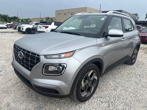 Used 2023 Hyundai Venue SEL w/ Cargo Package FWD image 1