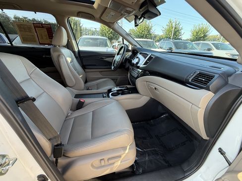 Used 2016 Honda Pilot Touring image 35