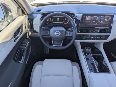 New 2026 Nissan Pathfinder SL image 15