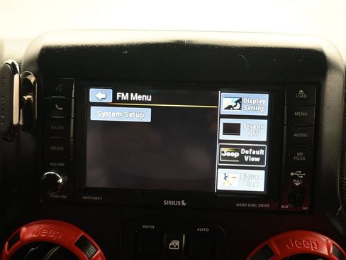 Used 2017 Jeep Wrangler Unlimited Sahara w/ Connectivity Group AWD/4WD image 16