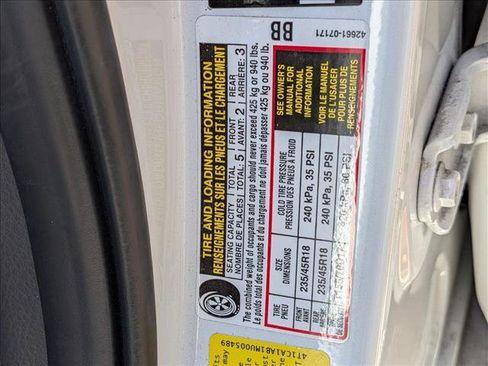 Used 2021 Toyota Avalon Limited image 18