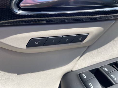 Used 2023 Buick Envision Essence AWD/4WD image 13