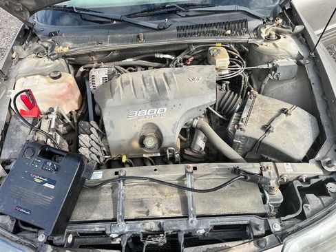 Used 2001 Pontiac Bonneville SE FWD image 44