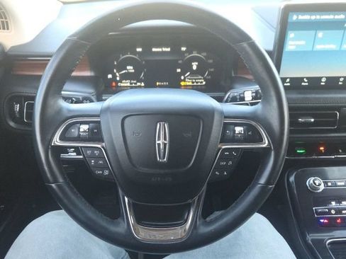 Used 2023 Lincoln Nautilus Reserve AWD/4WD image 42