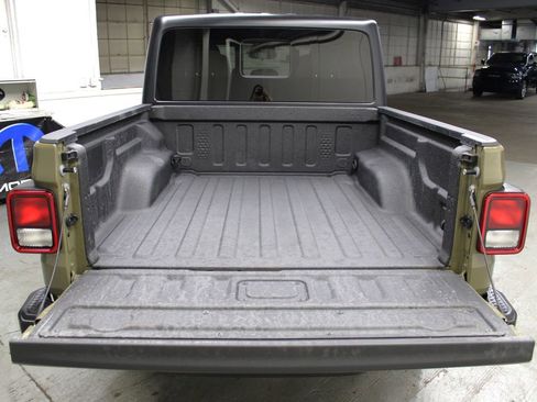 New 2026 Jeep Gladiator Sport image 28