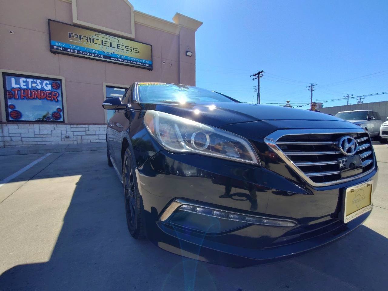 Used 2015 Hyundai Sonata Limited w/ Option Group 06 FWD image 2