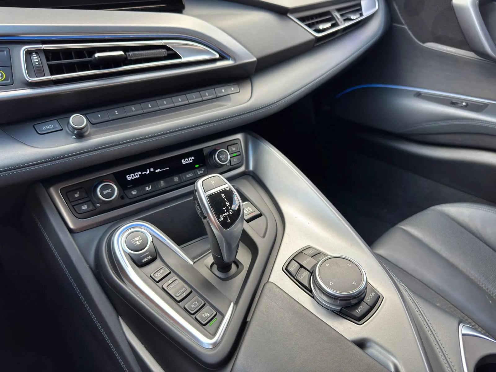 Used 2015 BMW i8 AWD/4WD image 15