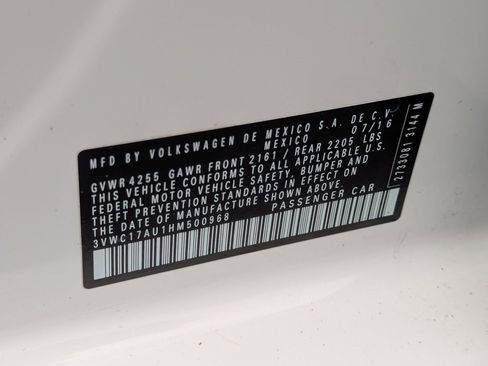 Used 2017 Volkswagen Golf S image 35