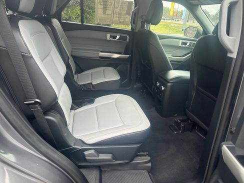 Used 2021 Ford Explorer XLT w/ Equipment Group 202A image 40