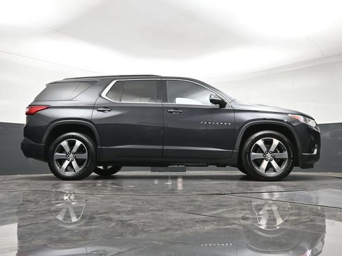 Used 2021 Chevrolet Traverse LT w/ LT Premium Package AWD/4WD image 29